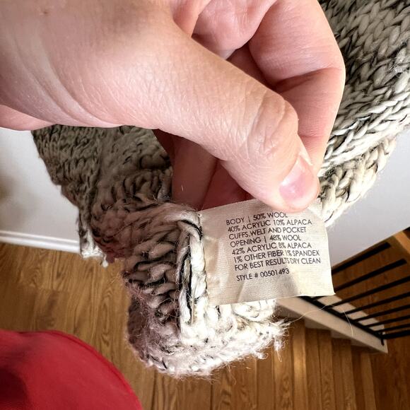 Club Monaco 3/4 Sleeve Knit Sweater - Picture 4 of 5